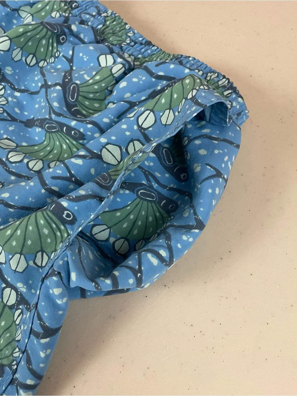 Patagonia Swim Trunks Shorts Men’s Small Blue Fish Baggies Print Mesh Lined 175